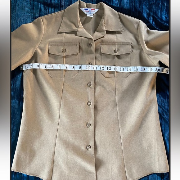 Military Short Sleeved Cargo Button Down Shirt - Made in USA - Size 34 / Medium - Picture 6 of 7